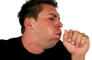 Горловой кашель: почему возникает и как нужно лечить симптом