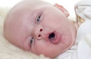 Ребенок чихает и кашляет, температуры нет: есть ли повод для тревоги