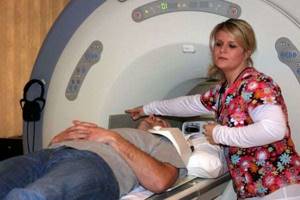 Как проводится магнитно-резонансная томография плечевого сустава