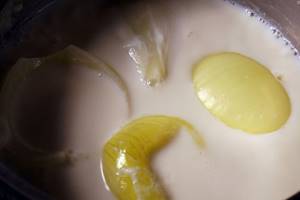 Молоко с луком от кашля: эффективный рецепт народной медицины