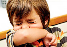 Ребенок сильно кашляет после бега: норма или заболевание