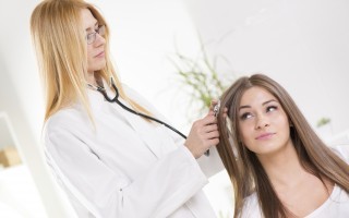 Консультация врача-трихолога при избыточном выпадении волос