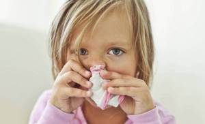 Отчего у ребенка может быть сухой кашель и насморк и как лечить