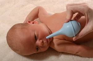 Ребенок чихает и кашляет, температуры нет: есть ли повод для тревоги