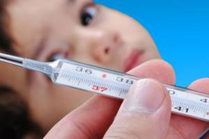 Можно ли купать ребенка при кашле во время болезни: рекомендации