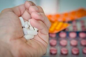 Антибиотики при простатите: группы препаратов и их применение